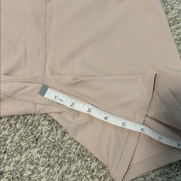 Vuori all the form bra and biker shorts set - Picture 10 of 12